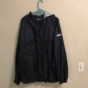 I’m selling a XL Tommy Hilfiger windbreaker/jacket